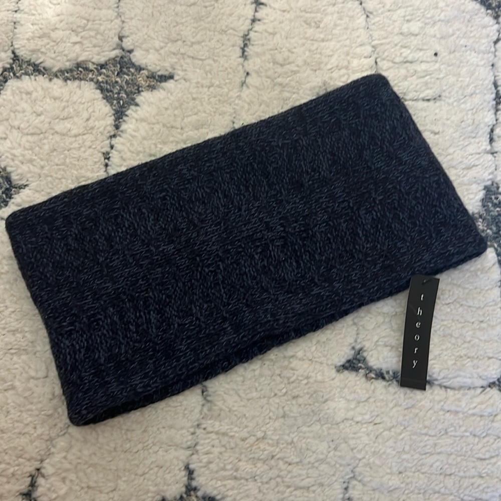 Theory Men’s Blue Muffler
